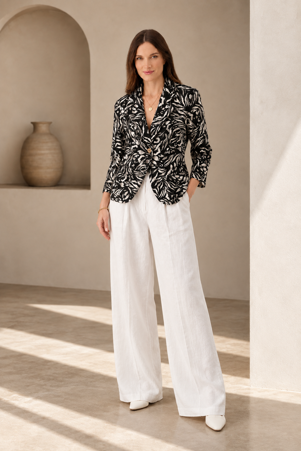 Élan Noir Linen Blazer